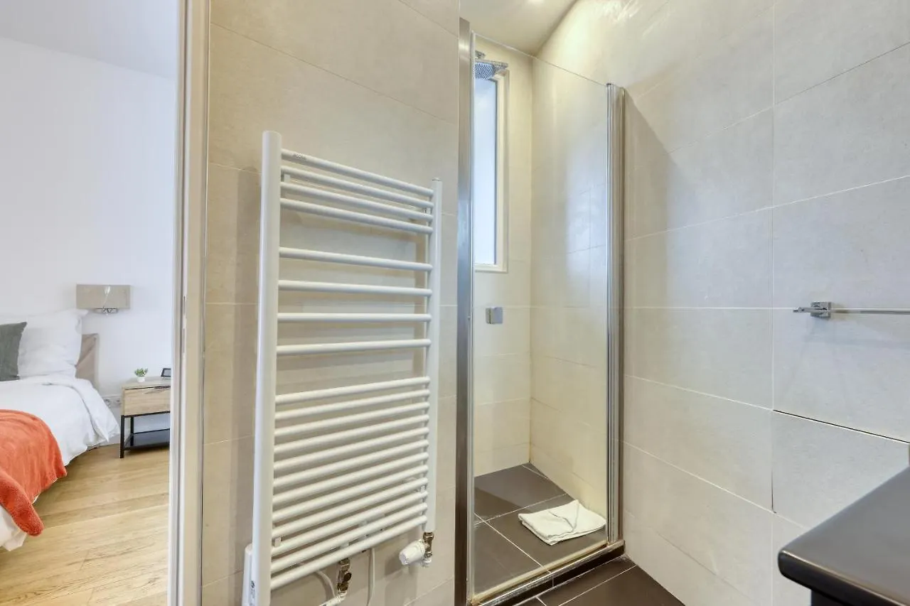 Appartamento Chic And Warm 1 Bd Flat - Heart Of The Luxury 16Th Parigi