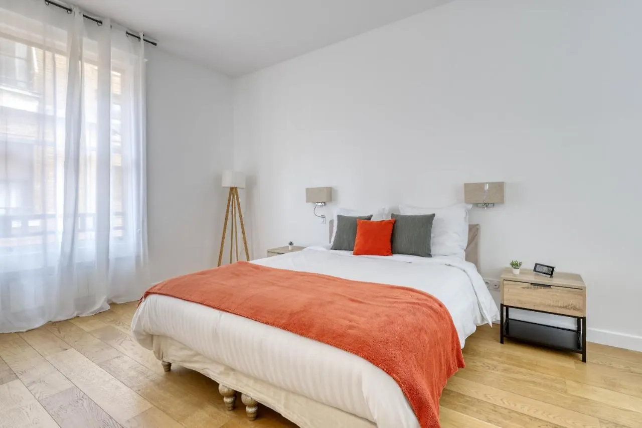 Chic And Warm 1 Bd Flat - Heart Of The Luxury 16Th Apartment Paris France